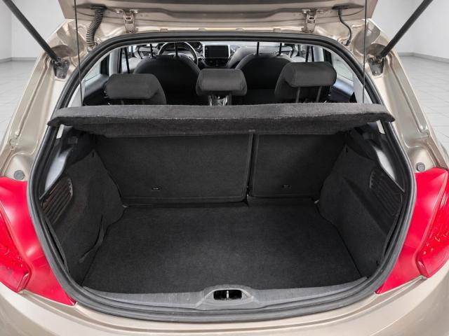 Peugeot 208 image 3
