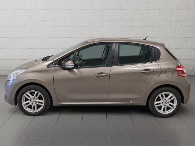 Peugeot 208 image 1