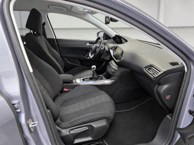 Peugeot 308 image 9