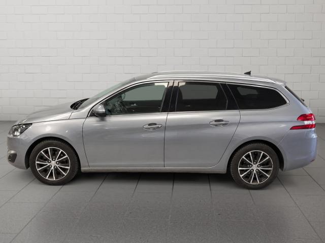 Peugeot 308 image 2