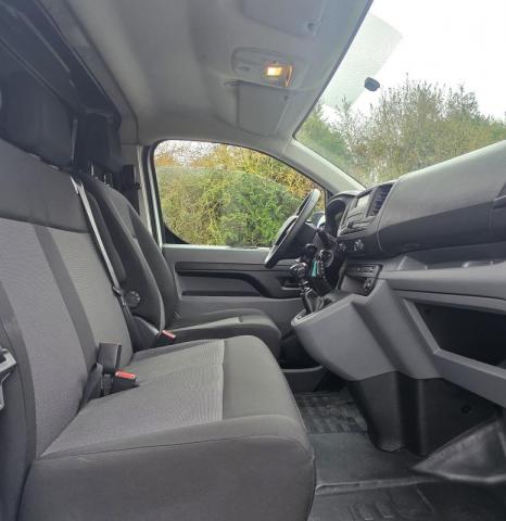 Citroen Jumpy image 2