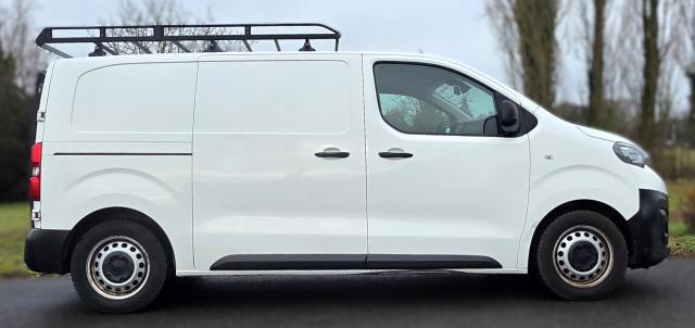 Peugeot Expert image 2