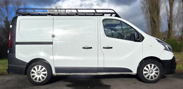 Renault Trafic image 2