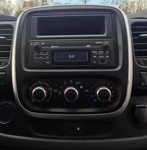 Renault Trafic image 1