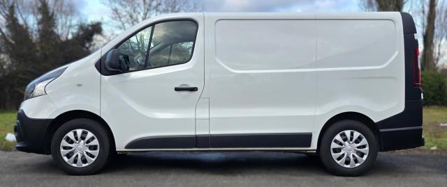 Renault Trafic image 2