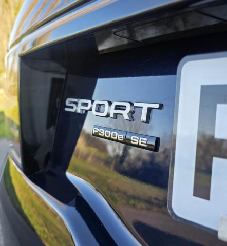 Land Rover Discovery Sport image 8