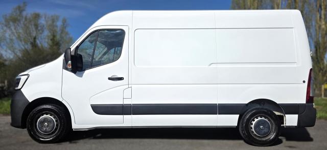 Renault Master image 2