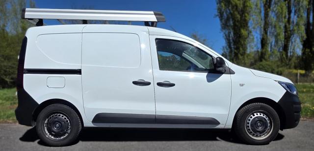 Renault Express Van image 6