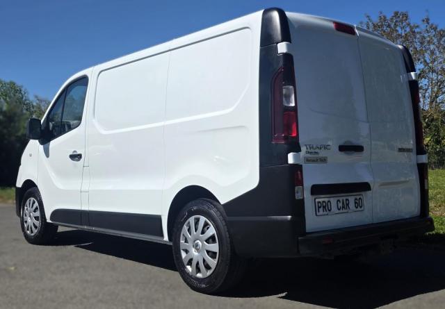 Renault Trafic image 2
