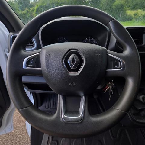 Renault Master image 1
