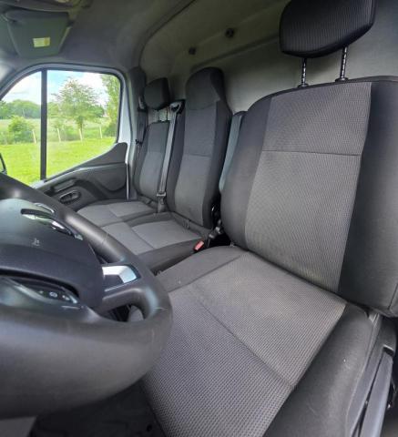 Renault Master image 2
