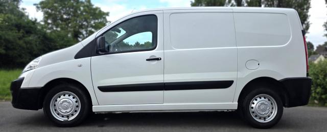 Citroen Jumpy image 2