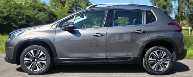 Peugeot 2008 image 1