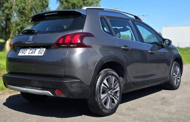 Peugeot 2008 image 8