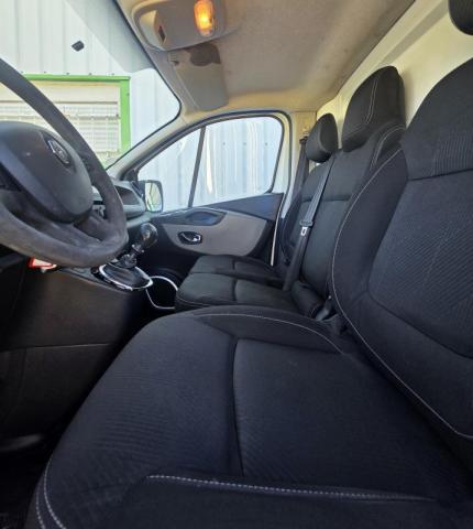 Renault Trafic image 9