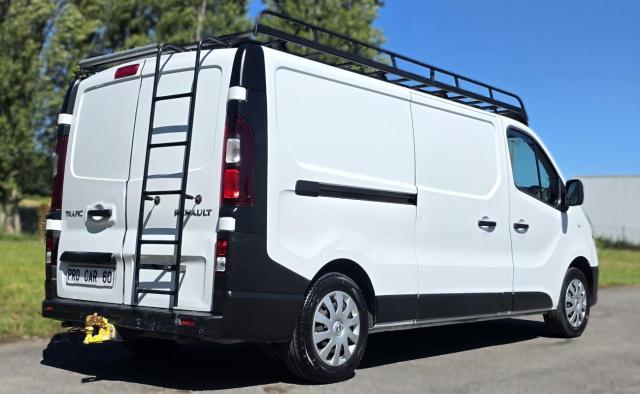 Renault Trafic image 2