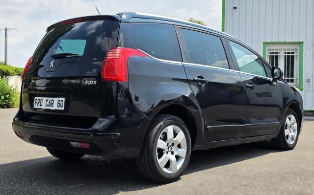Peugeot 5008 image 2