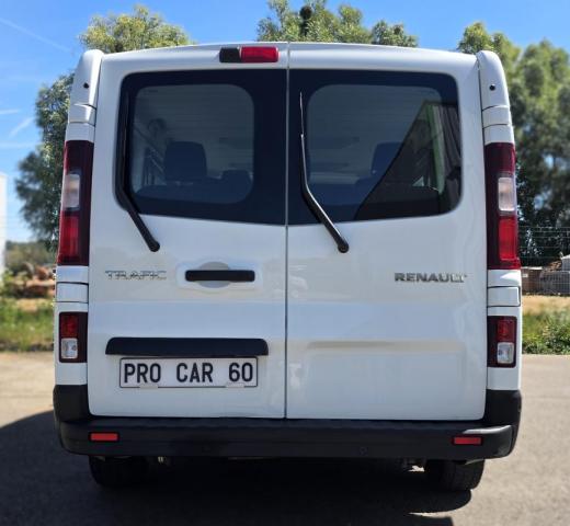 Renault Trafic image 9