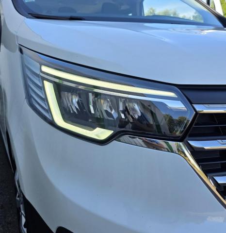 Renault Trafic image 2