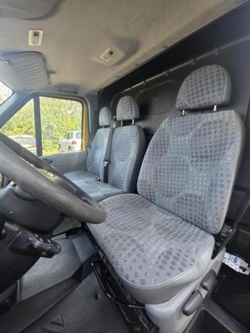 Ford Transit image 9