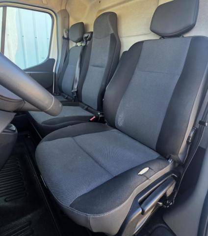 Renault Master image 2