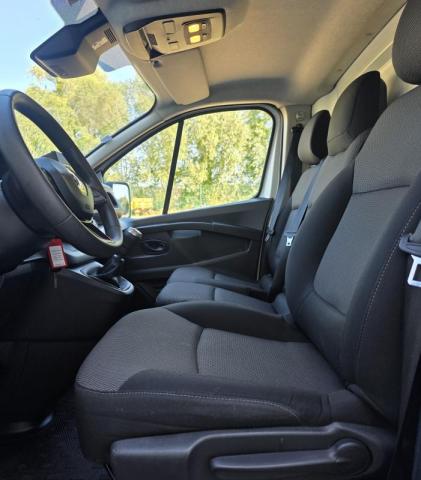 Renault Trafic image 2