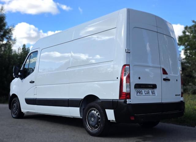 Renault Master image 2
