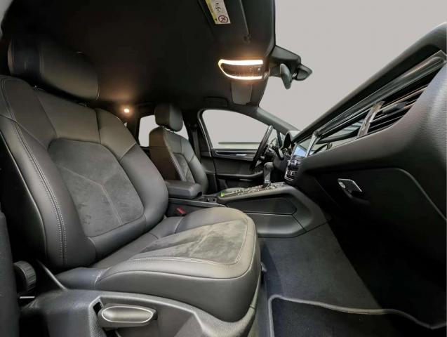 Porsche Macan image 9
