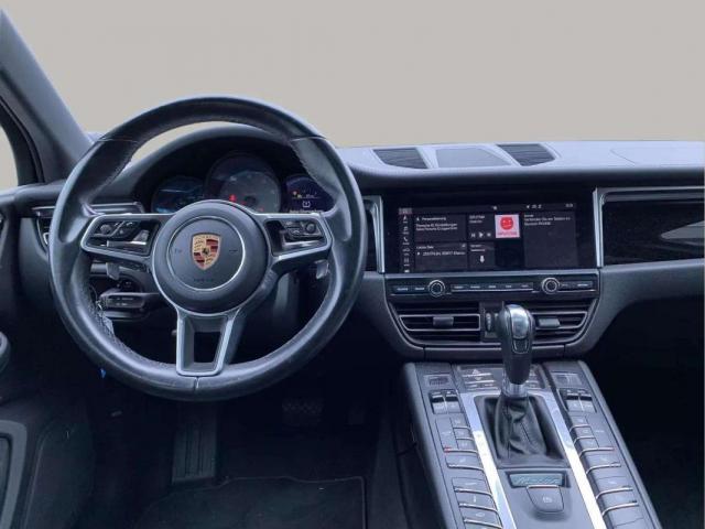 Porsche Macan image 9
