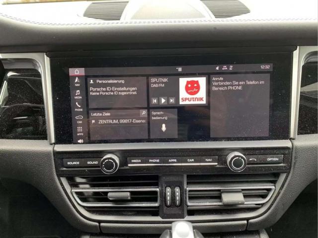 Porsche Macan image 3