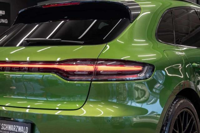 Porsche Macan image 1