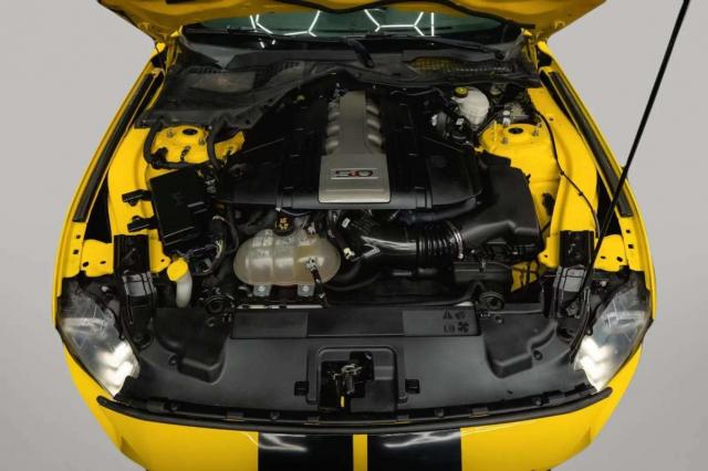 Ford Mustang image 7