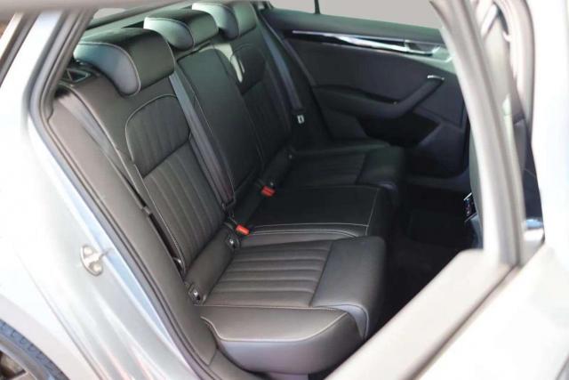 Skoda Superb image 8