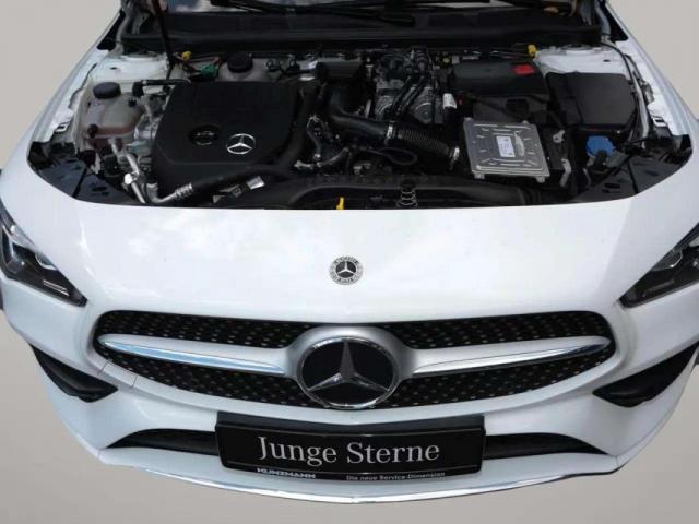 Mercedes Benz Cla image 9