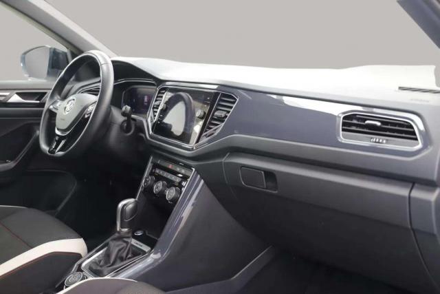 Volkswagen T-Roc image 6