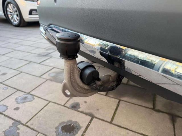 Mercedes Benz Gla image 2