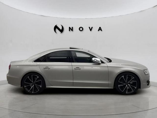 Audi S8 image 2