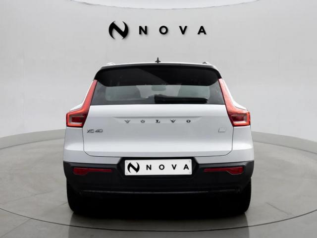 Volvo Xc40 image 9