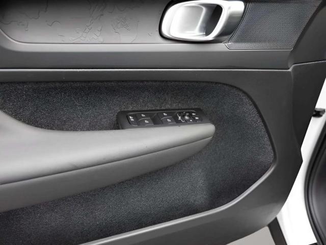 Volvo Xc40 image 7