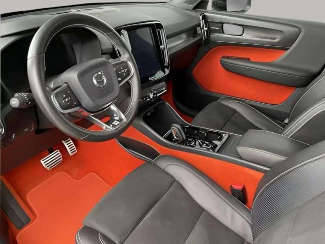 Volvo Xc40 image 2