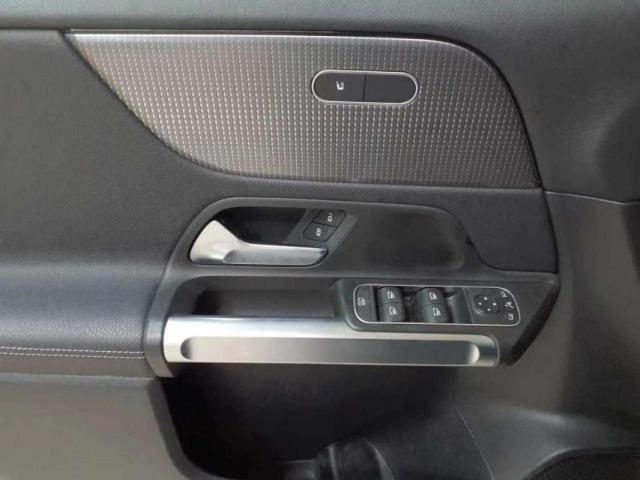 Mercedes Benz Glb image 1