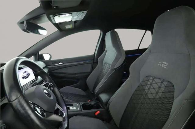 Volkswagen Golf image 8