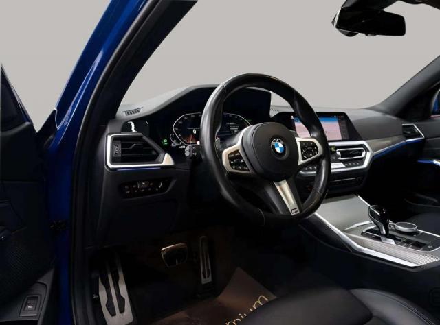 Bmw 320d Touring image 8