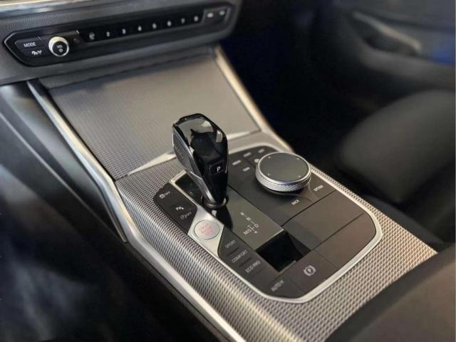 Bmw 320d Touring image 8