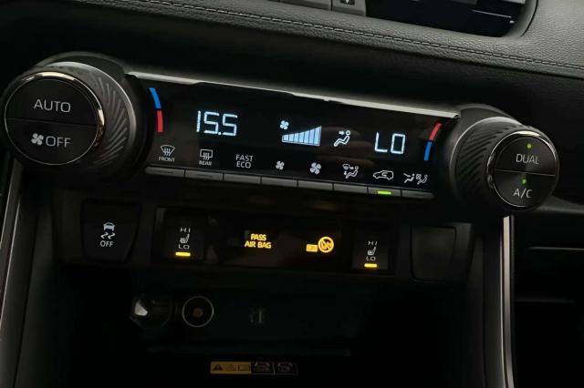 Toyota Rav4 image 8