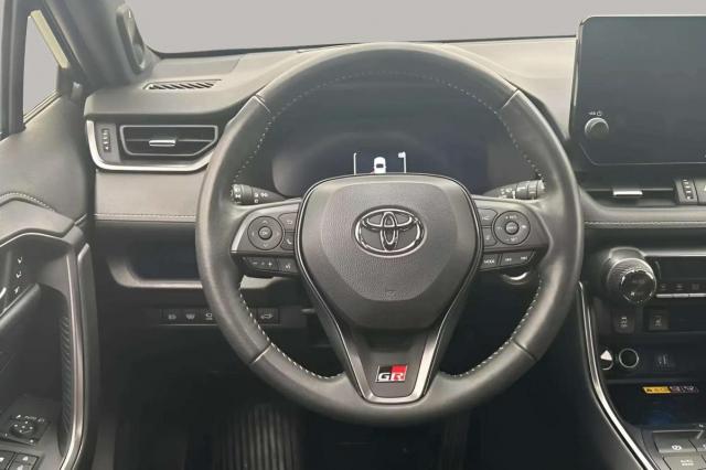 Toyota Rav4 image 3