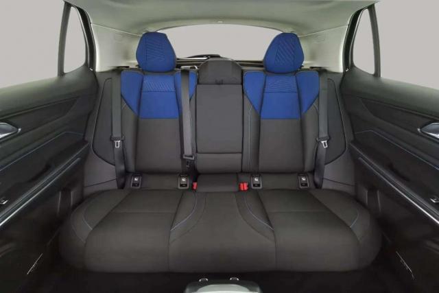 Lynk & Co 01 image 7