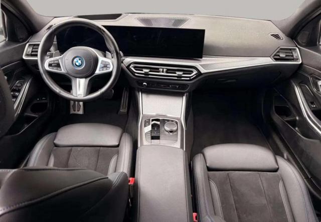 Bmw 320 image 1