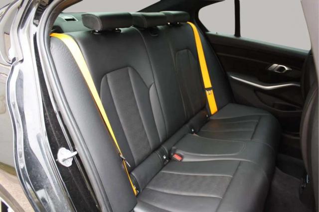 Bmw 330 image 4
