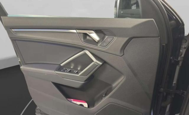 Audi Q3 image 8